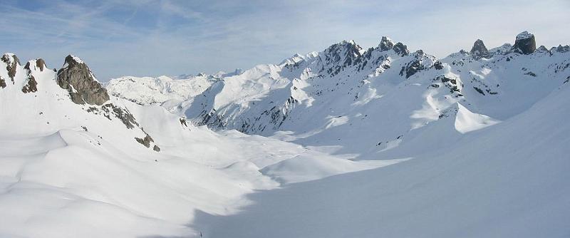 109-0925 Pano Coin.jpg - La vallon du Coin et les faces Ouest de la Pointe de Presset de de la Pierra Menta